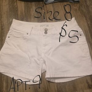 APT 9 White Shorts Womens Size 8